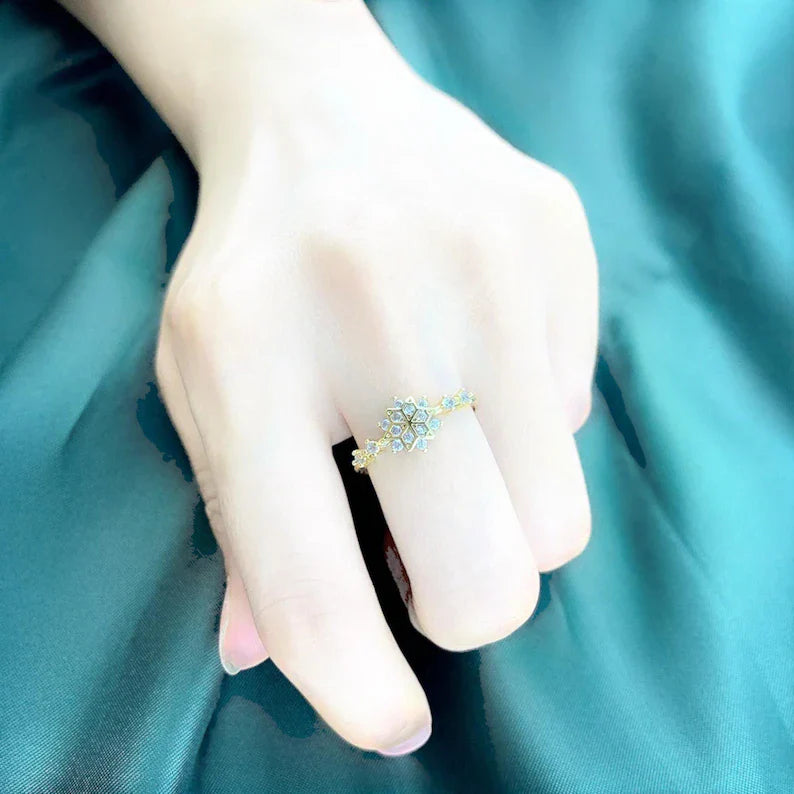 Zircon Crystal Winter Jewelry in Gold